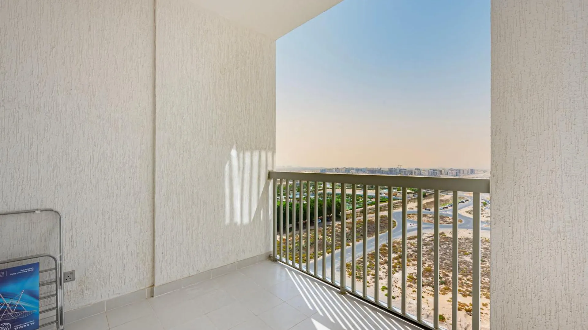 Apartment Modern Comfort In Central Dubailand Studio United Arab Emirates