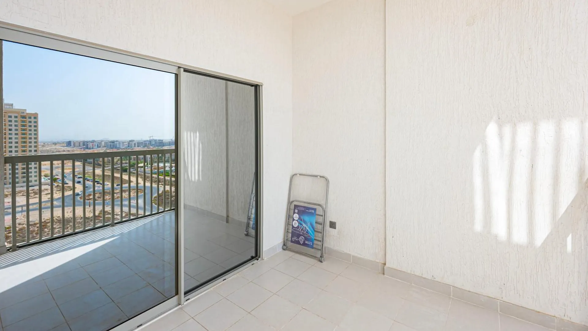 Apartment Modern Comfort In Central Dubailand Studio