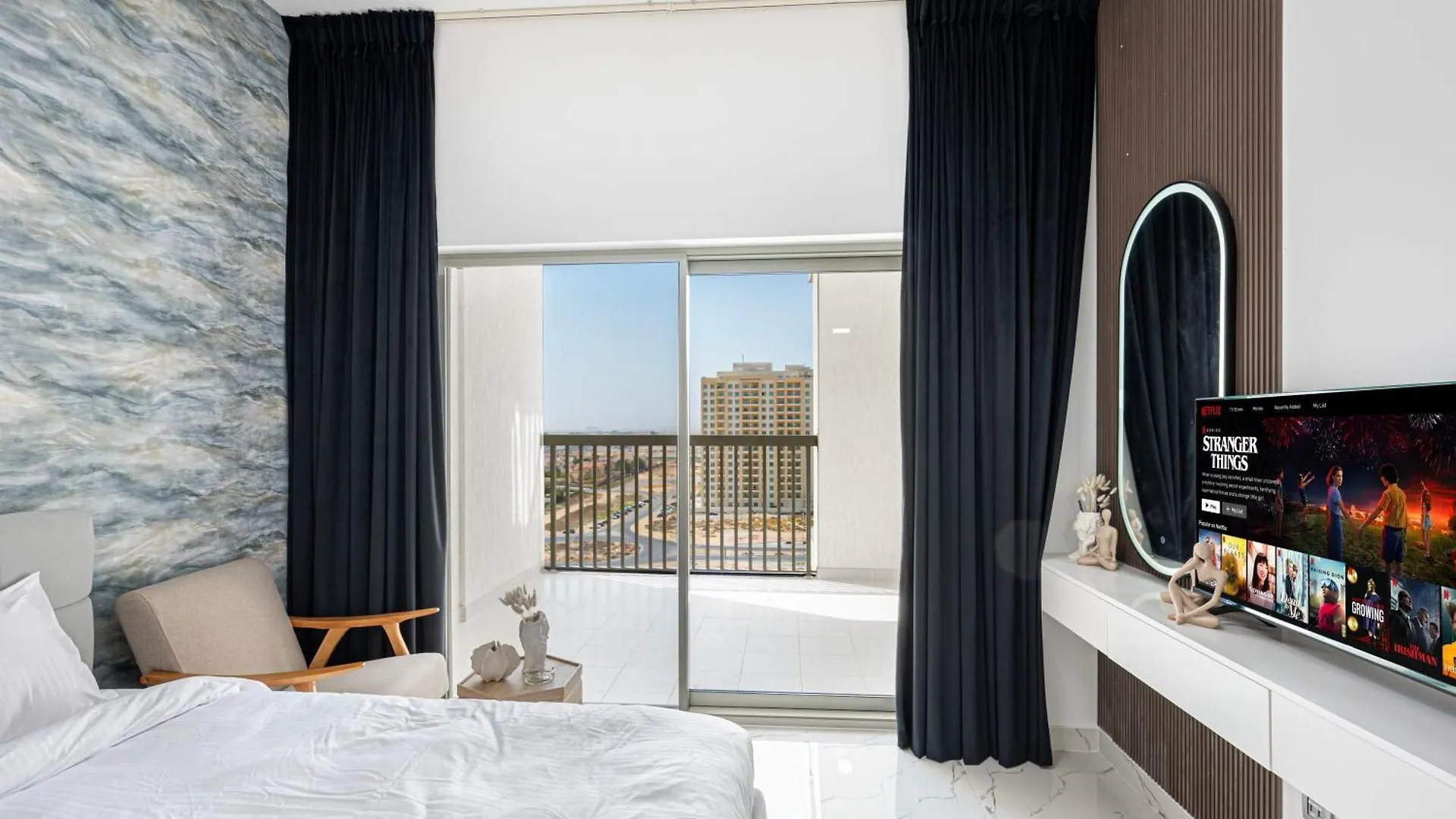 Apartment Modern Comfort In Central Dubailand Studio